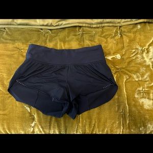 Lulu lemon shorts 2.5”BLACK